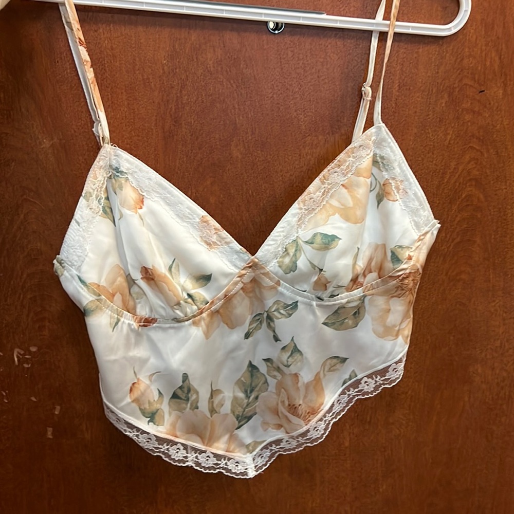 Hazel boutique cream floral bandana top.